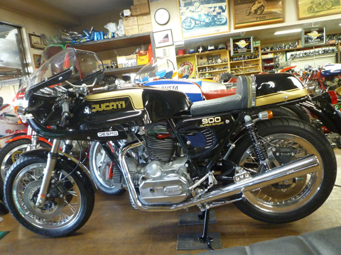 DUCATI 900SS ベベル イモラシート
